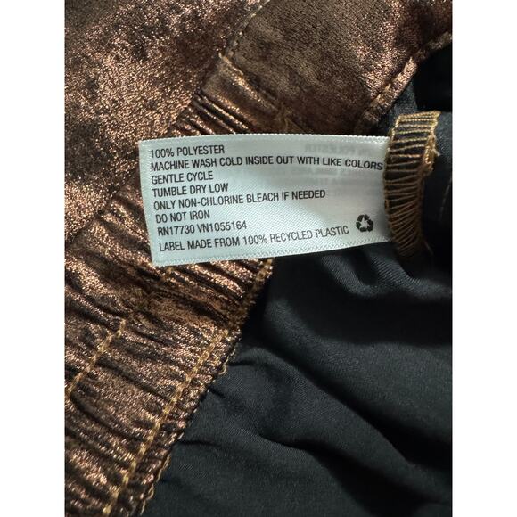 A new day Womens Metallic Bronze Set Size L/M Feminine Holiday Comfy Soft - Picture 12 of 14